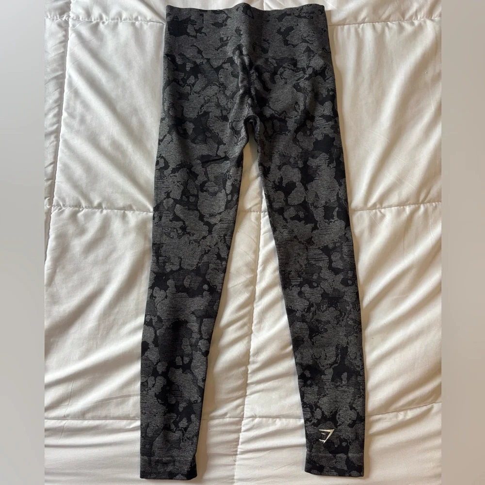Gymshark Black and Gray Camouflage Leggings - Picture 2 of 6